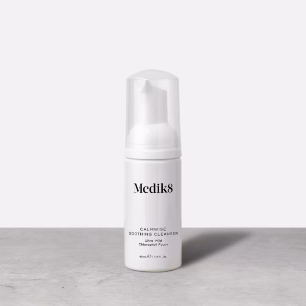 Medik8 calmwise soothing cleanser 150ml p01425main 2